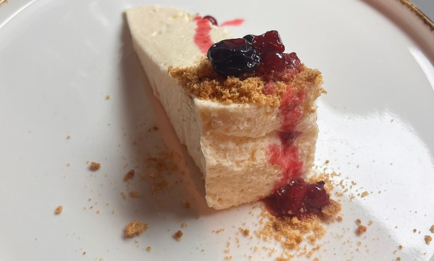 Image 7: Mallalo X y Premium para 2 o 4, con entrantes, bebida y postres