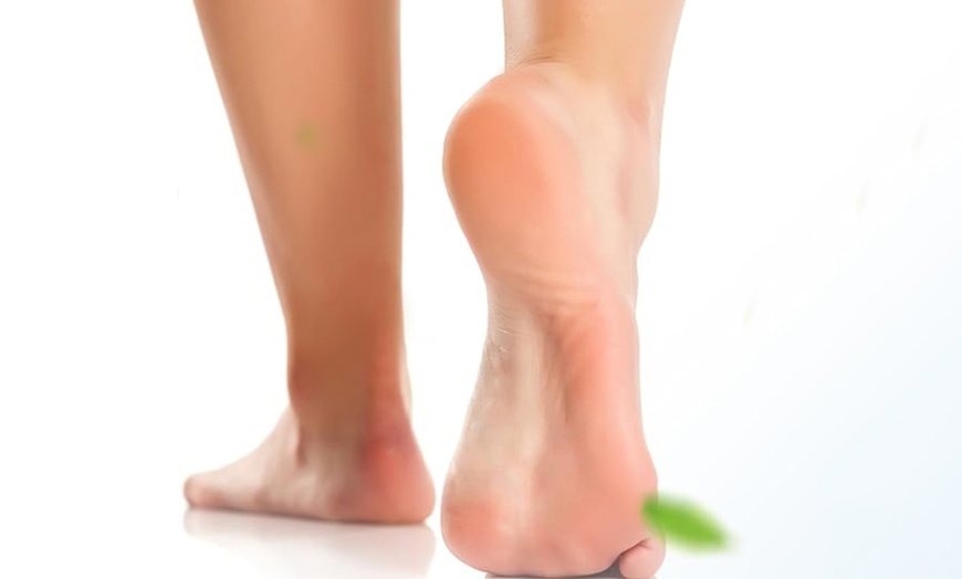 Image 1: Refresh with a Revitalizing Ionic Foot Bath Detox