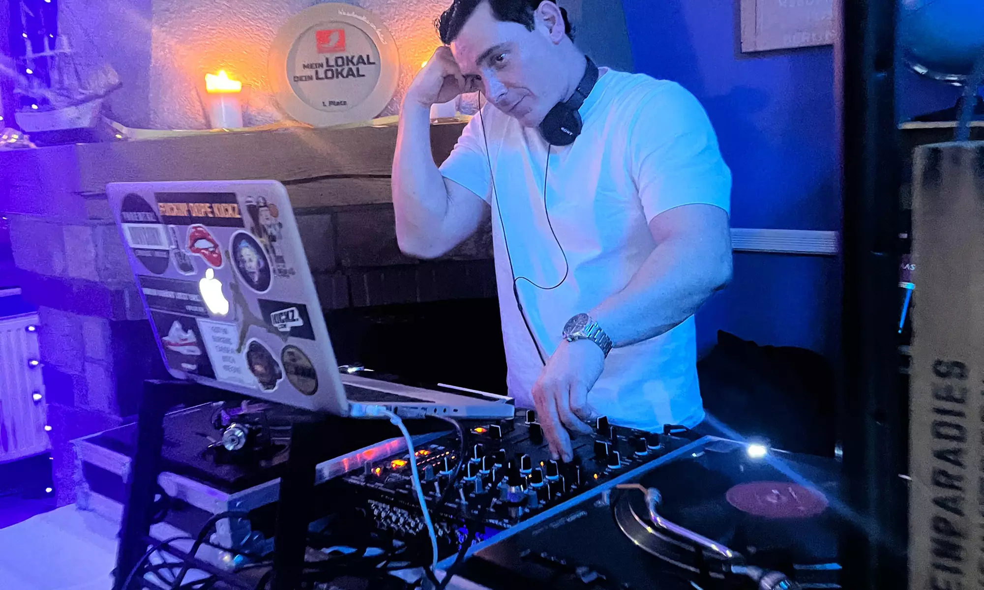 3 Std. Buffet inkl. Getränkeflat & DJ ROBSN Live für 1 bis 4 Personen