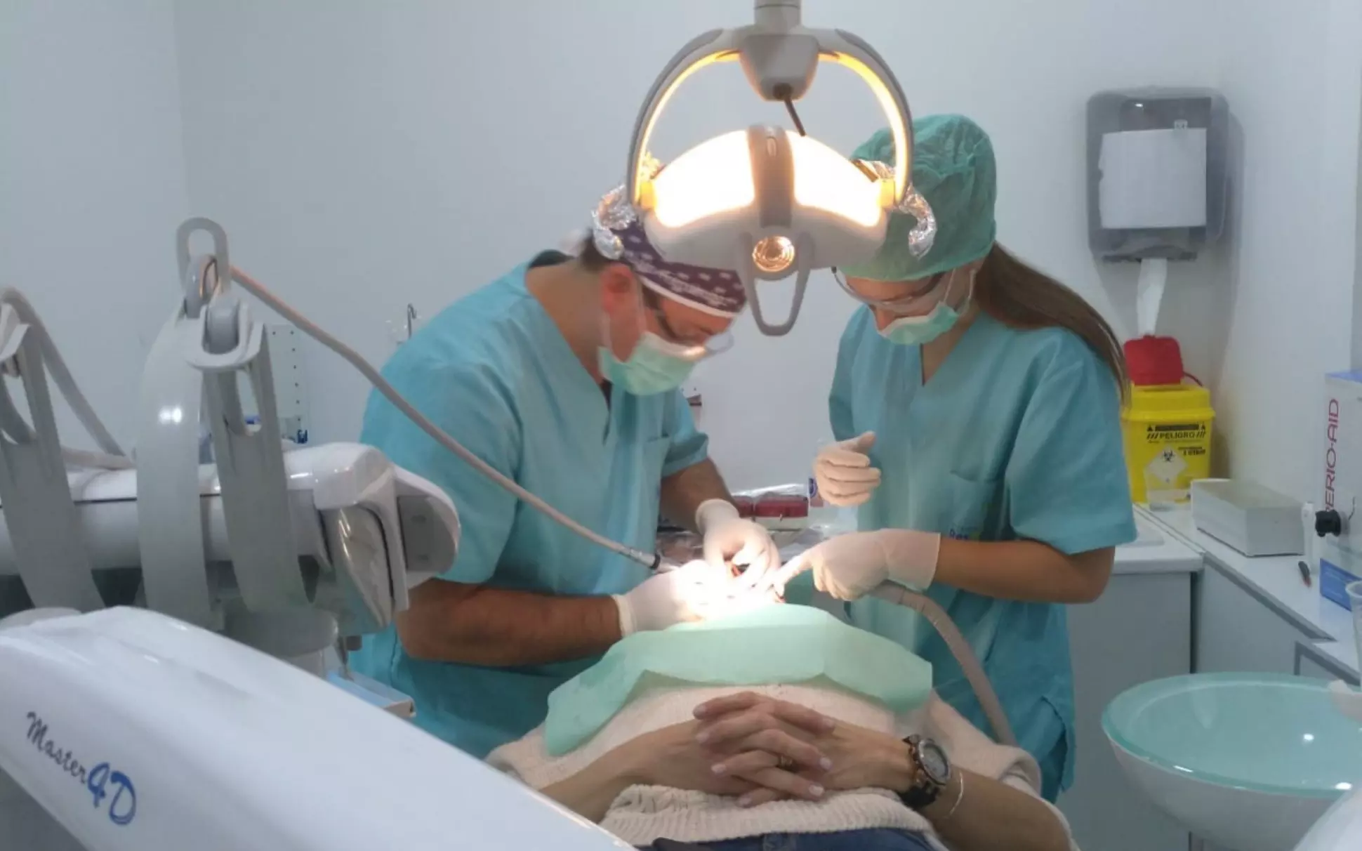 Blanqueamiento dental led