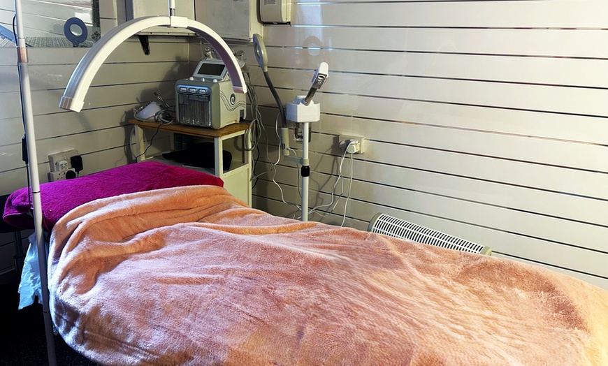 Image 2: 6 Sessions of Laser Hair Removal—Small/Medium/Large/Extra-Large Areas