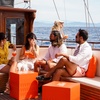 Image 13: Paseo en barco de madera con snacks y bebidas para 1 o 2 personas