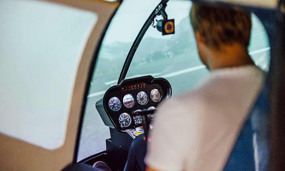 Levensechte Robinson R22 helikopter simulator met vrije vlucht