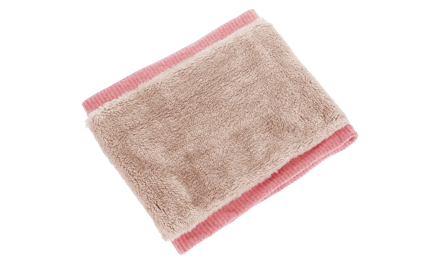 Image 7: Bufanda tipo braga con tejido suave y acanalado e interior afelpado