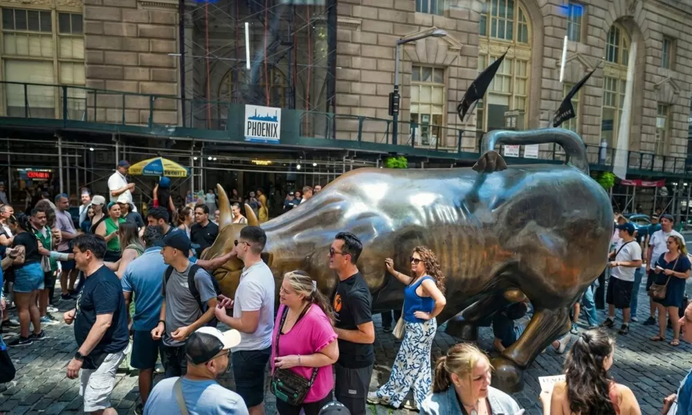 Half-Day NYC Landmark Bus Tour for One, Two, or Four – Iconic Sights