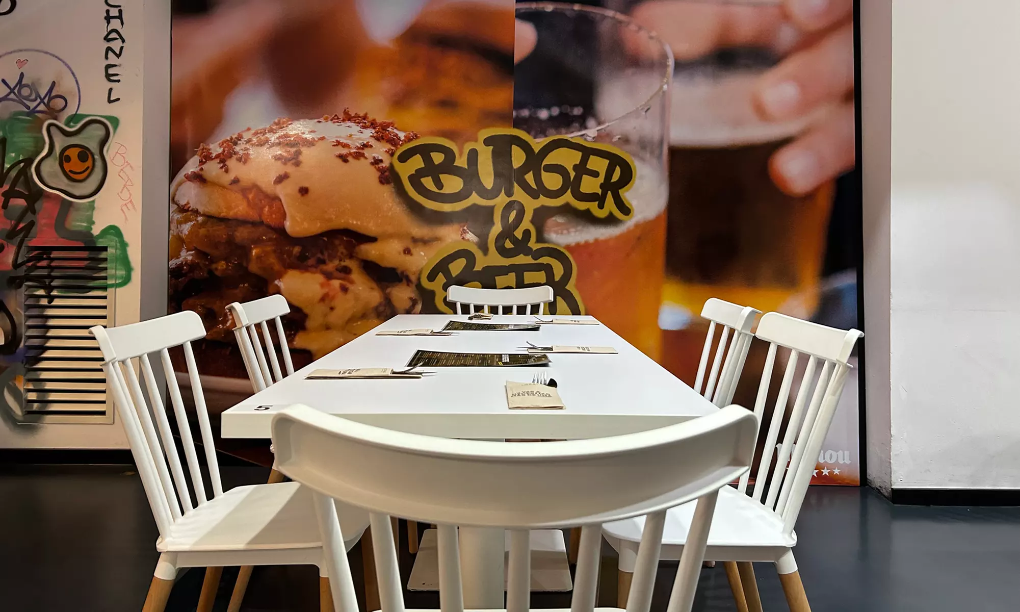 Menú de burgers a elegir con bebida, entrante y postre opcionales