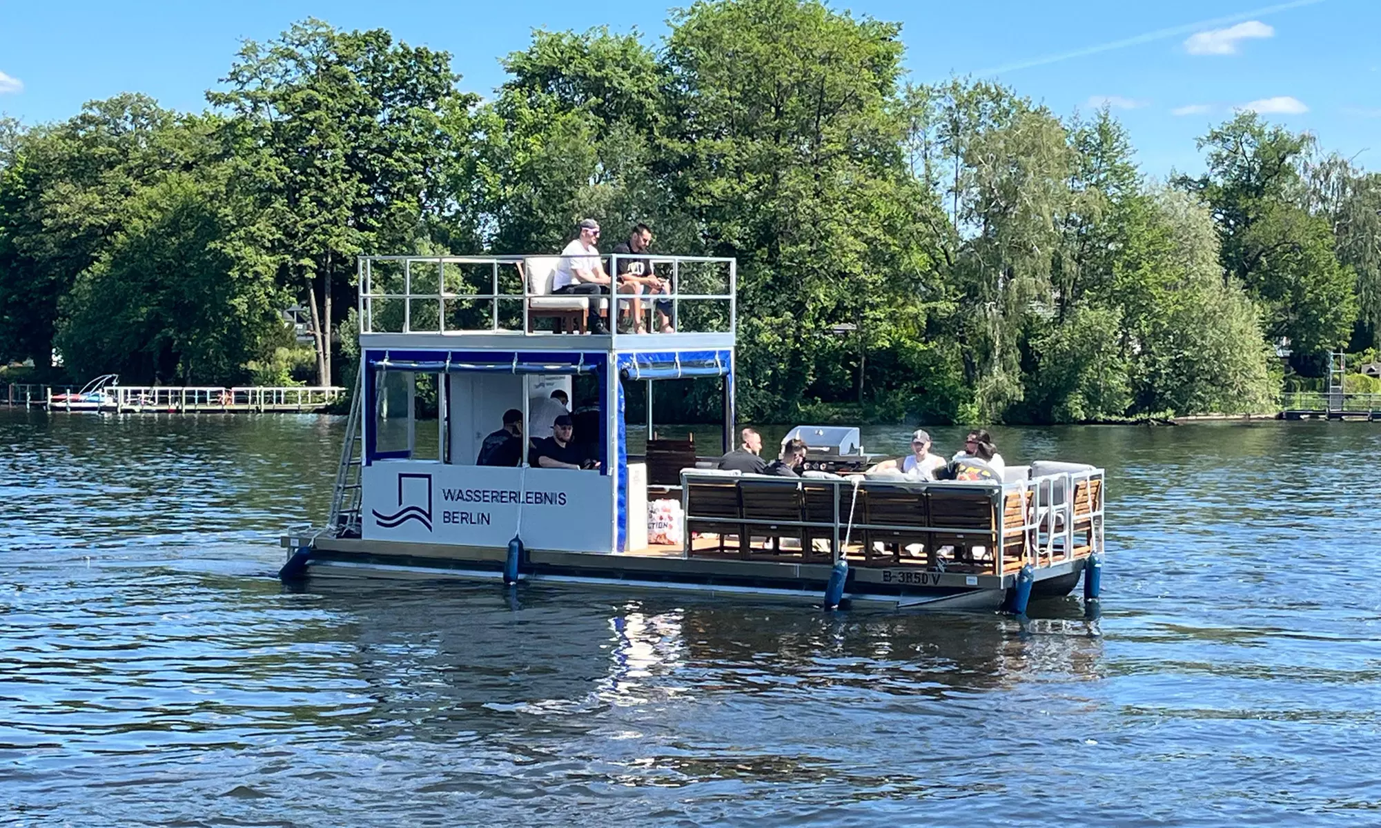 8 Std. Grillboot mieten in Berlin für bis zu 14 Personen (Mo-Do)