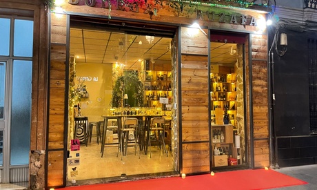 Para 2 personas: Cata de 6 vinos con tabla de queso jamón ibérico y hummus de tomate seco