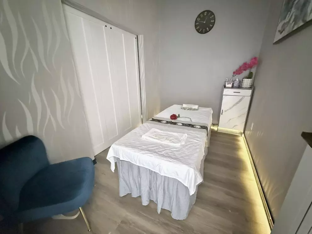 VIP Head Spa for One or Couples with Massage on Head, Neck & Shoulders