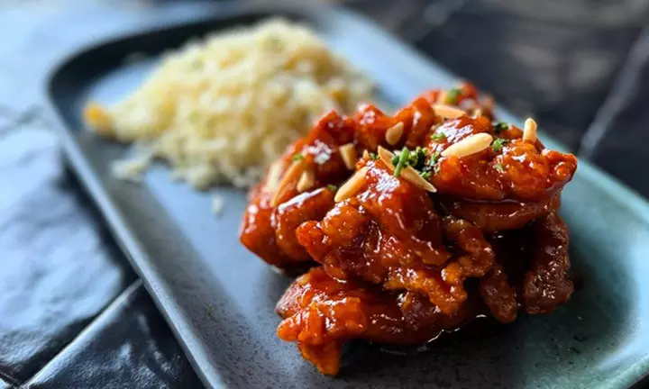 Menú coreano con seteu a compartir, 2 principales, postre y bebidas