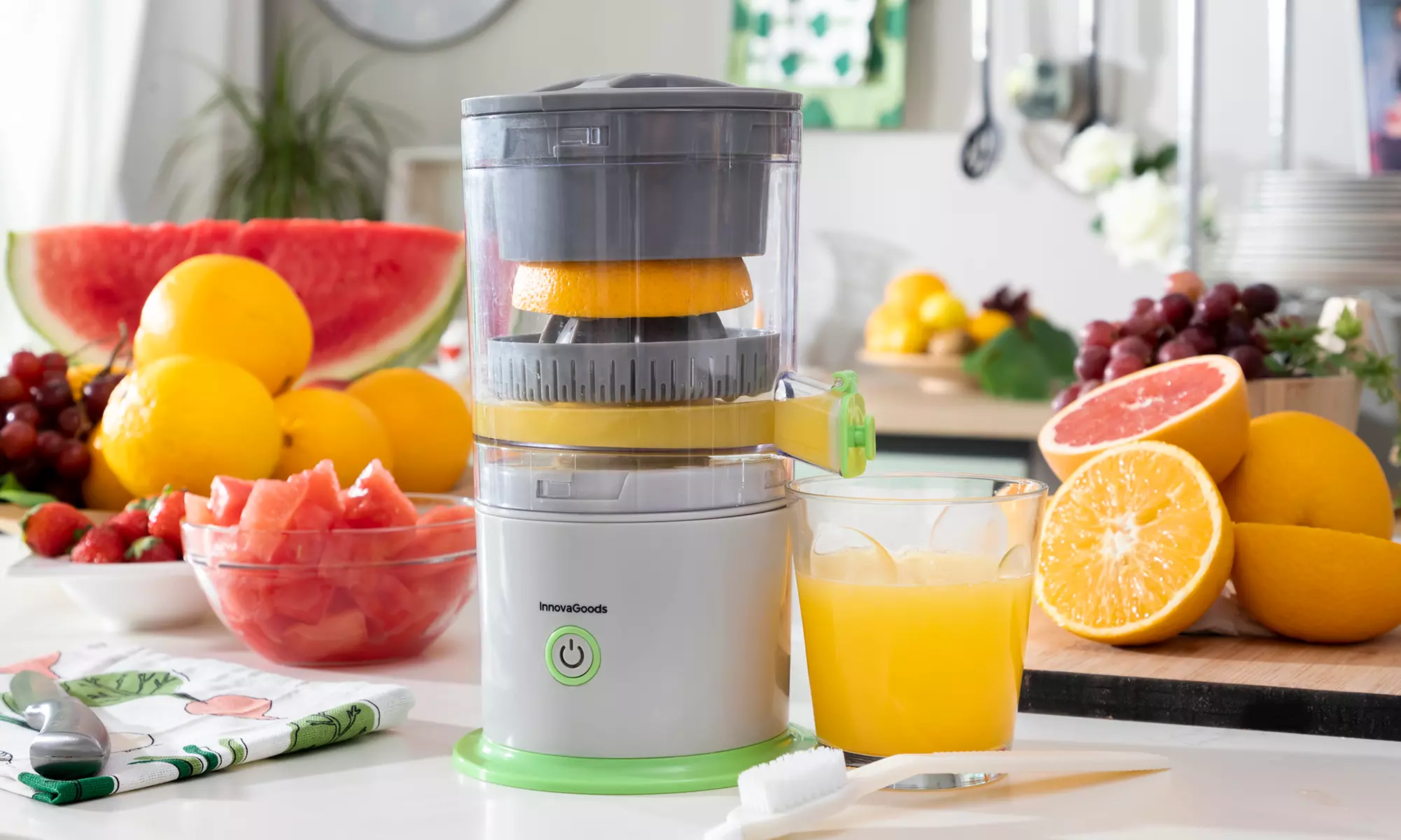 Exprimidor automático recargable Juisso InnovaGoods - Primary Image