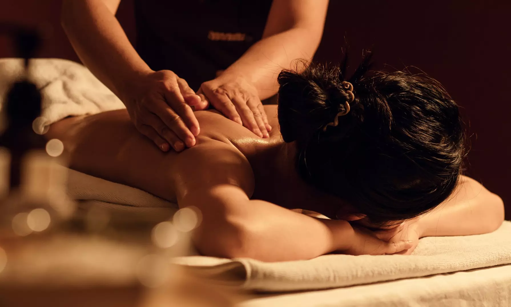 Jusqu'à 54% de remise sur Massage - Californien chez Azazen