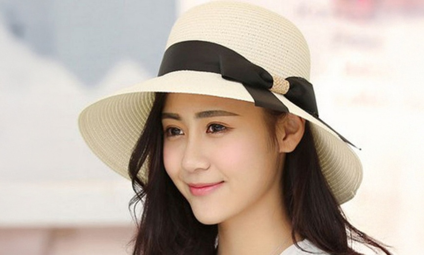 Image 5: Womens UPF50 Foldable Summer Straw Hat Wide Brim Fedora Sun Beach Hat