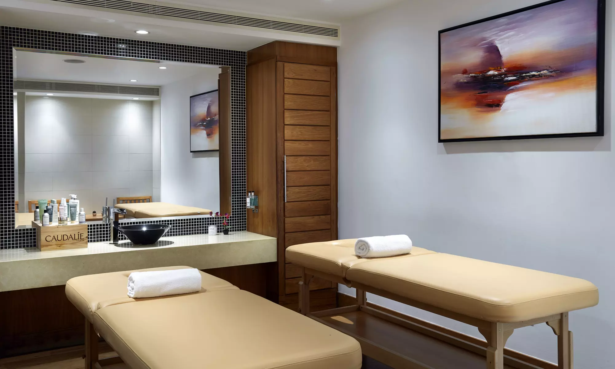 Luxury Central London: 4* Luxury Stay for Two with Spa Access