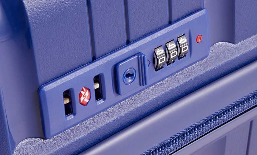 Image 9: Four Piece PP Suitcase Set with Silent Wheels & Password Lock