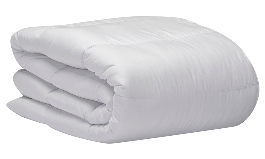 Image 2: Couette hypoallergénique 