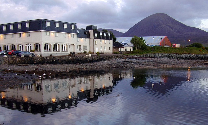 Image 1: Isle of Skye: Double Room with Breakfast