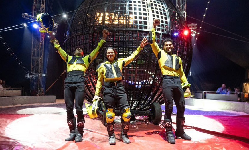 Image 14: Circus Vegas - American Circus