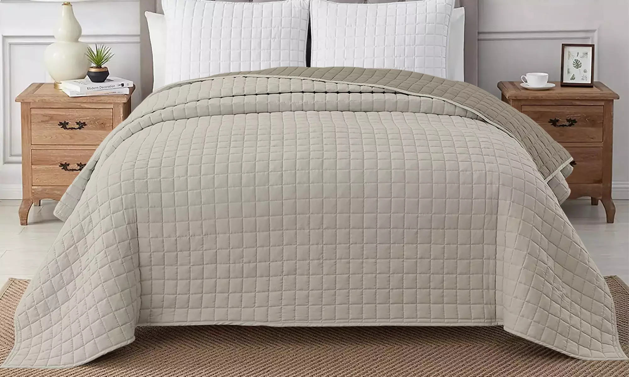 Italian 4-Season Two-Tone Hypoallergenic Quilt