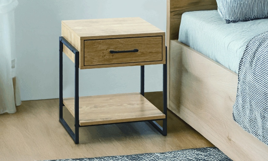 Image 3: Comodino Leo in stile industriale