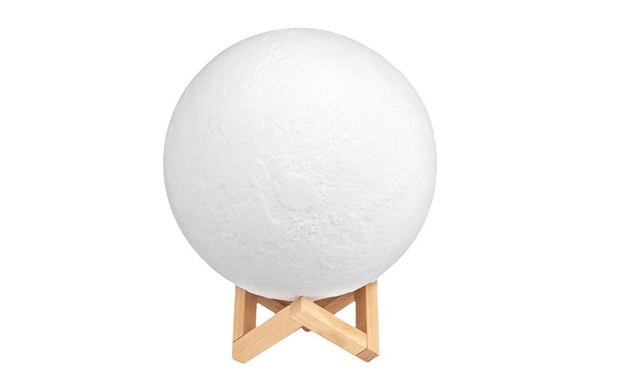 Image 4: Lampada notturna a forma di luna