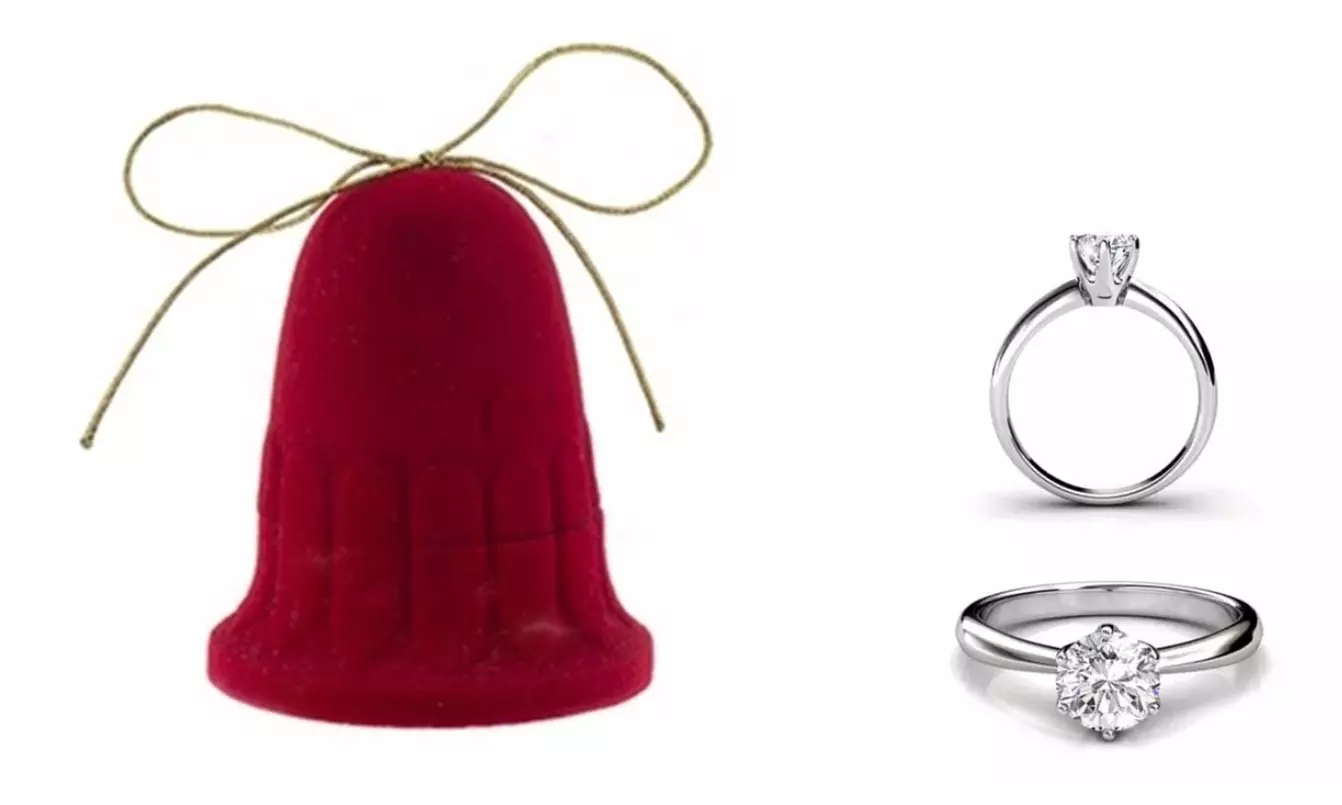 Anello solitario con scatola natalizia