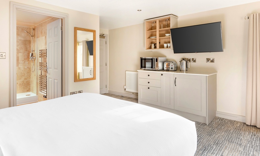 Image 24: Rolling Hillside Retreat in Devon: Scenic Apartment Stay up to 6