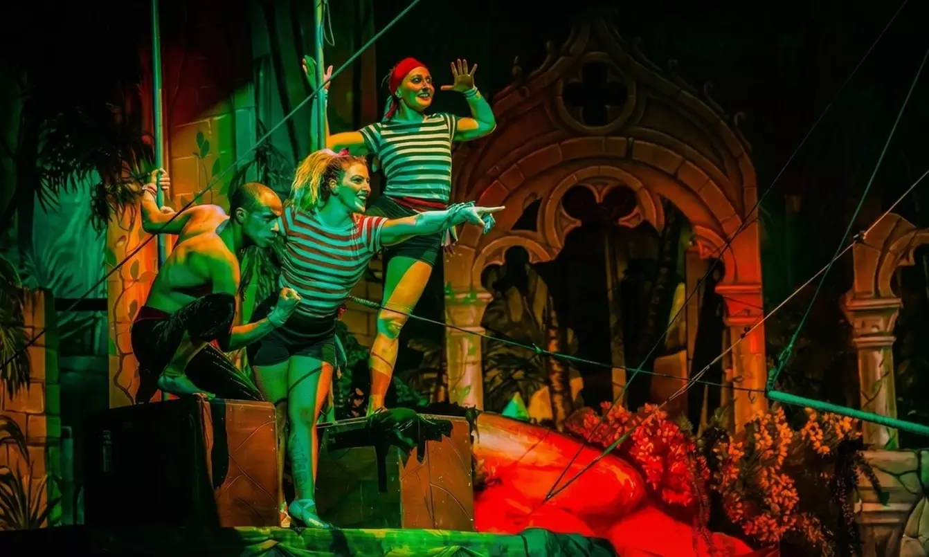 Pirate’s Live Water show 27th March - 10th April