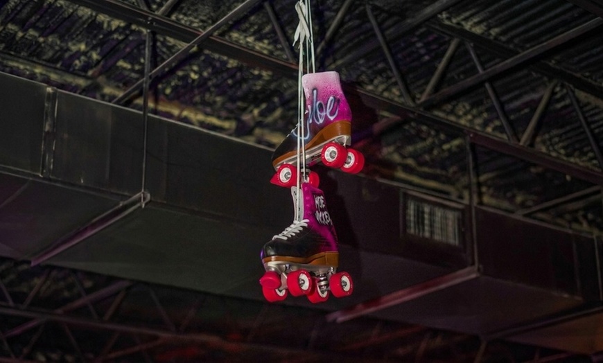 Image 3: Roller Skating, Food & Drinks – 180 Rodeo Rink and Lounge