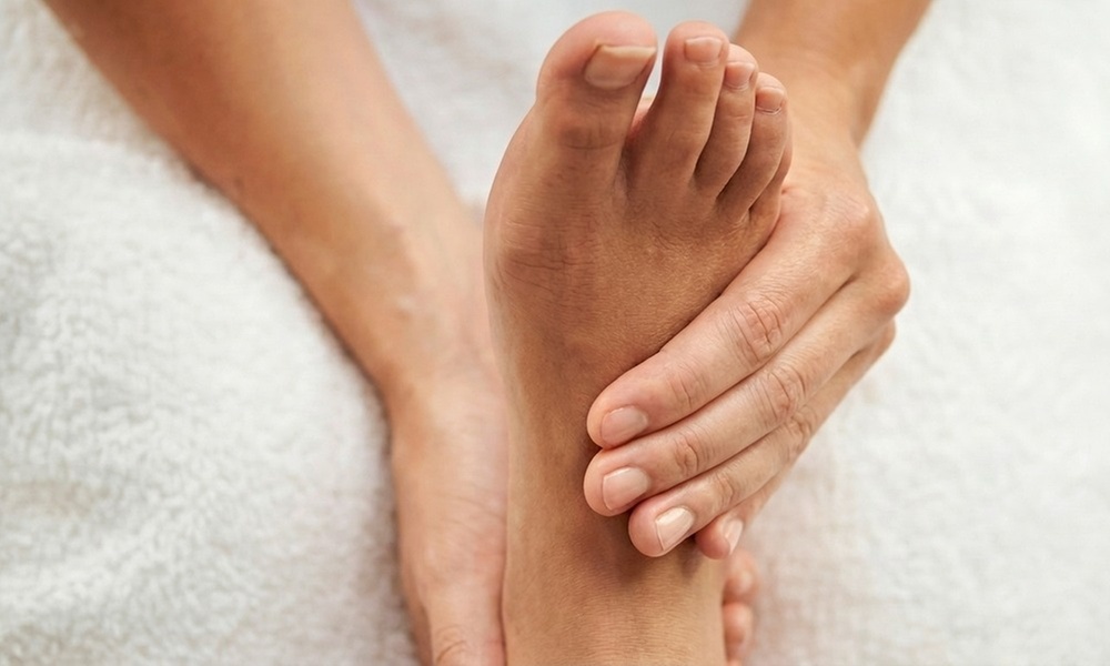 One 60- or 90-Minute Reflexology Foot Massage
