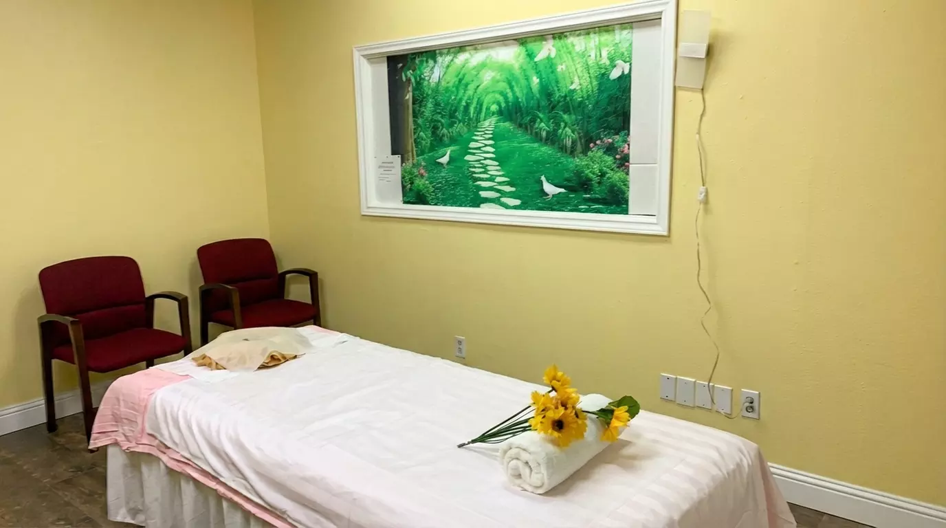 75-Minute Couples Signature Body Massage w/ Hot Stone & Steam Eye Mask