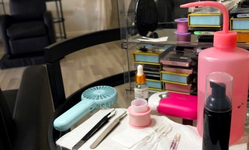 Image 10: Full Set of Classic, Light Volume, or Full Volume Eyelash Extensions 