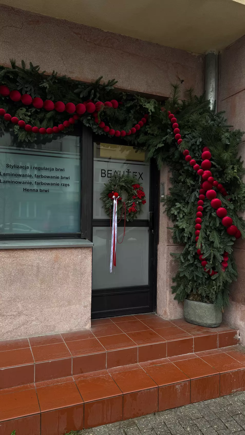 Oczyszczanie twarzy: manualne lub kombinowane z peelingiem