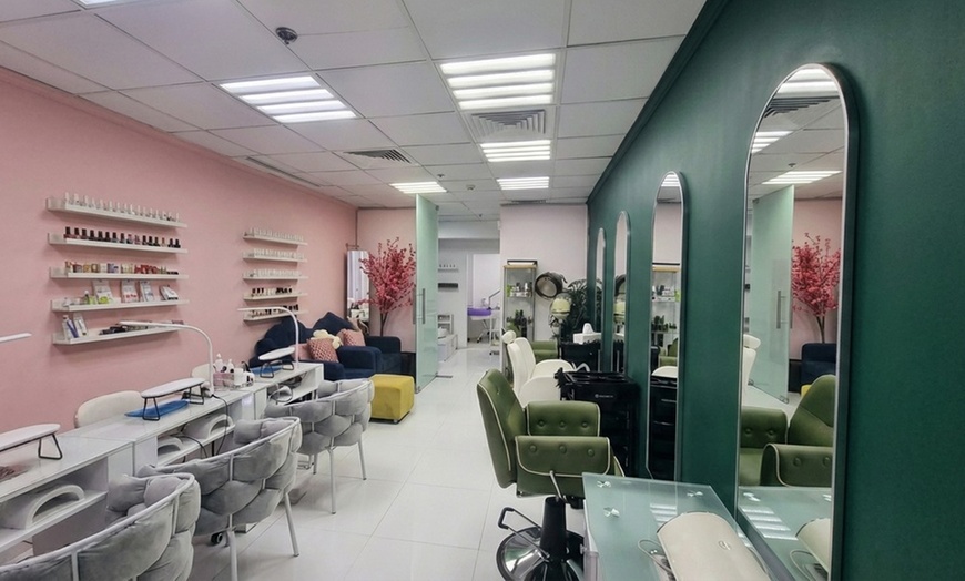 Image 2: Brow, Lip & Chin Combo with Forehead Threading, Face Threading & More