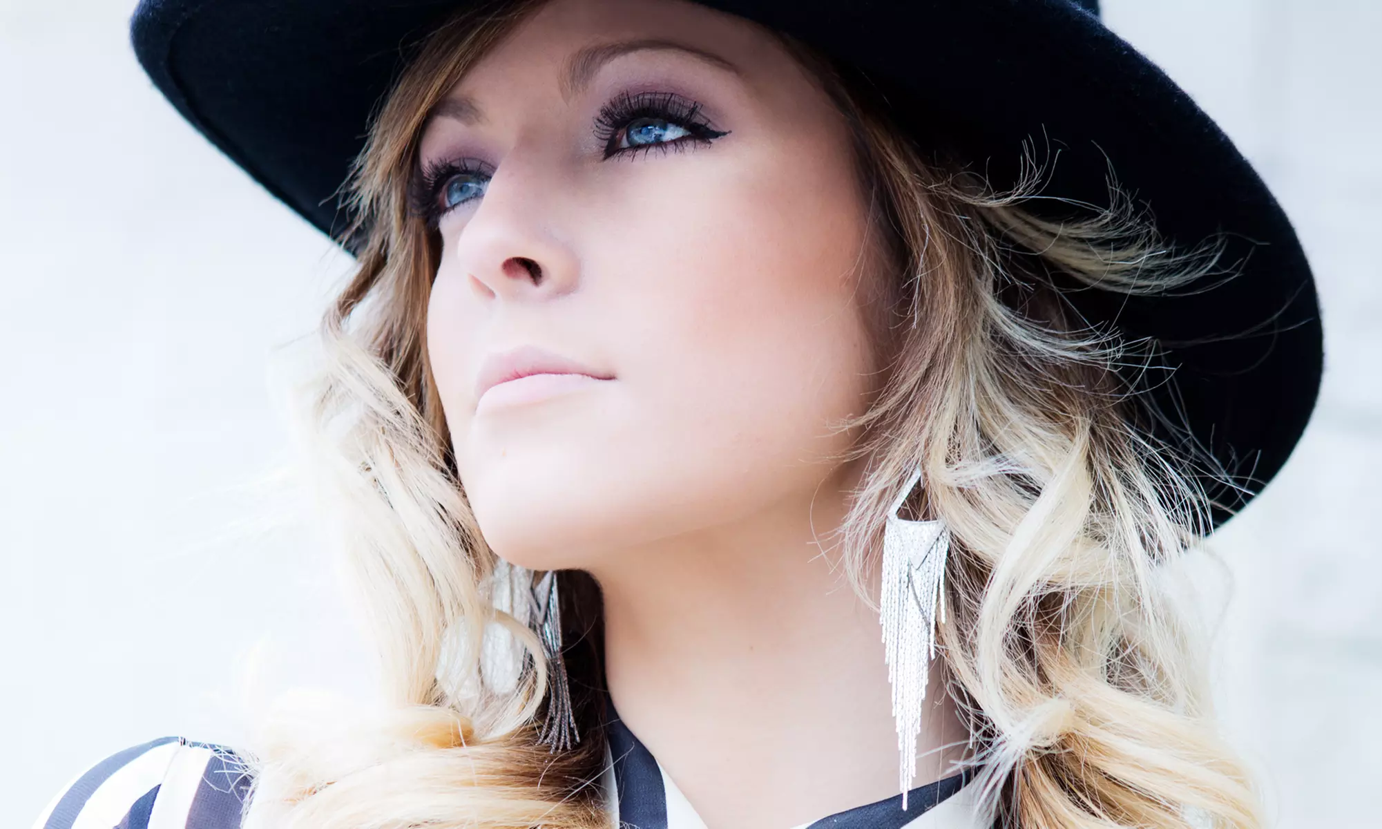 1-Hour, 90-Minute, or Two-Hour On-Location Photo-Shoot with Images from VPi Photography (Up to 91% Off) - Primary Image