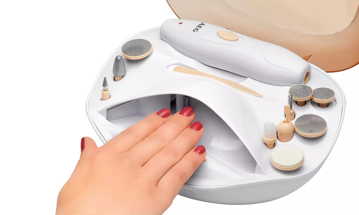 Set de manucure et pédicure MPS 5693 avec sèche-ongles d'AEG - Primary Image