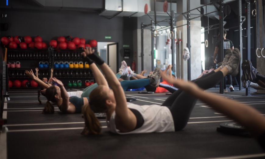 Image 9: 5 o 10 sesiones de yoga o pilates sin permanencia, con 13 ubicaciones