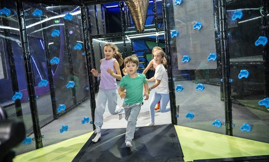 Image 4: Dream Spartan Challenge Pass + Grip Socks