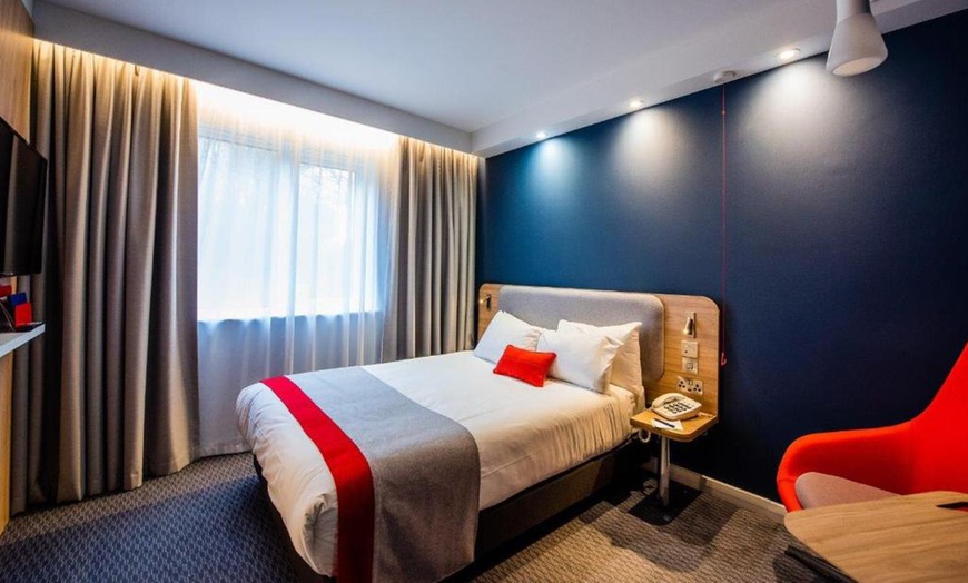 Image 7: Kent: 1 or 2 Nights with Breakfast, Welcome Drink