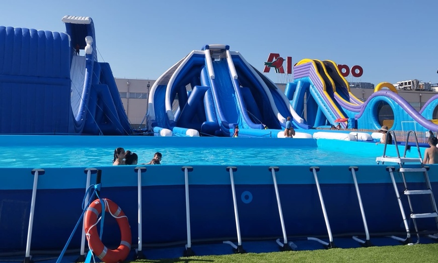 Image 20: Parque acuático Wow: entrada para niño o adulto, junto al C.C. Bonaire