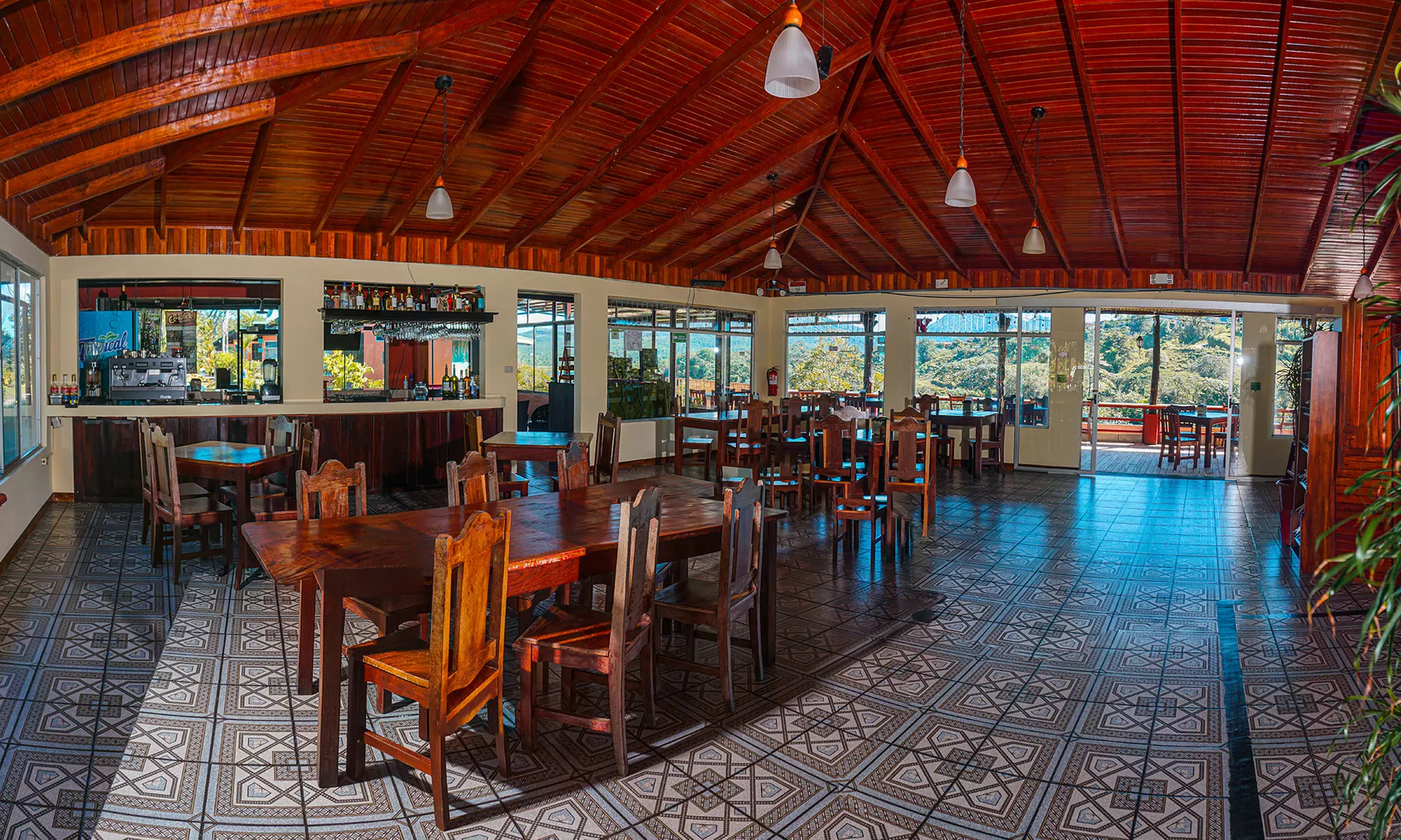✈ 4-Night Costa Rica Getaway: Chateau Arenal w/ Air & Hotels
