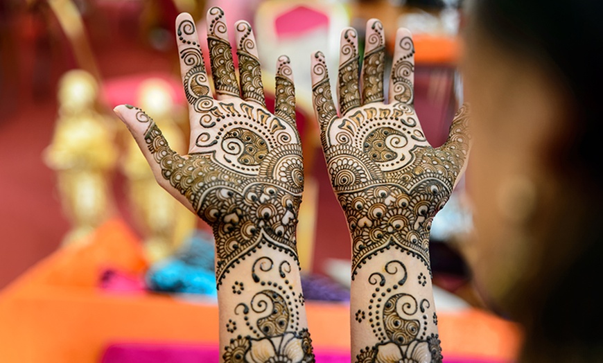 Image 1: Henna on One Hand Front and Back