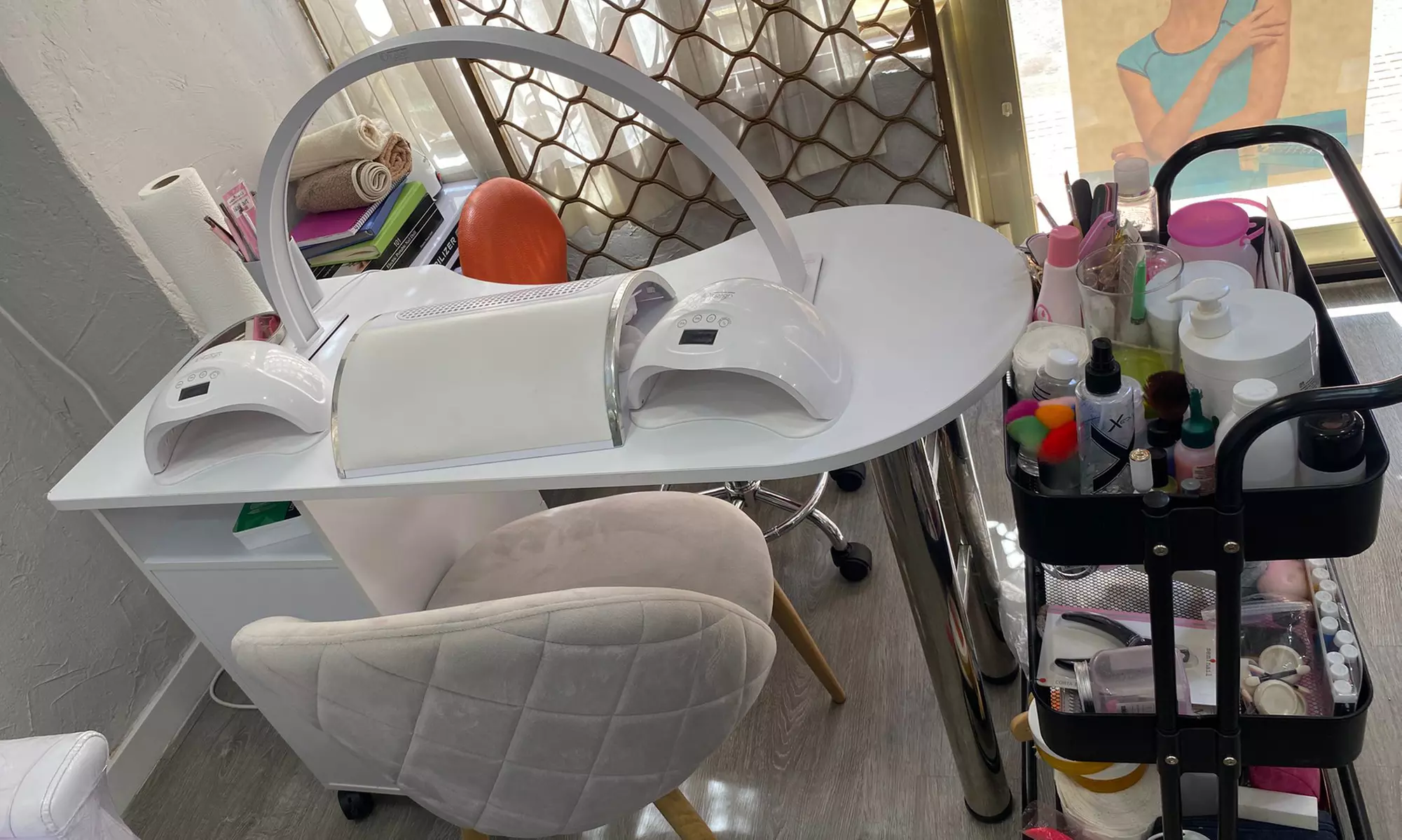 Corte de puntas, tratamiento de repolarización y opción a tinte/mechas