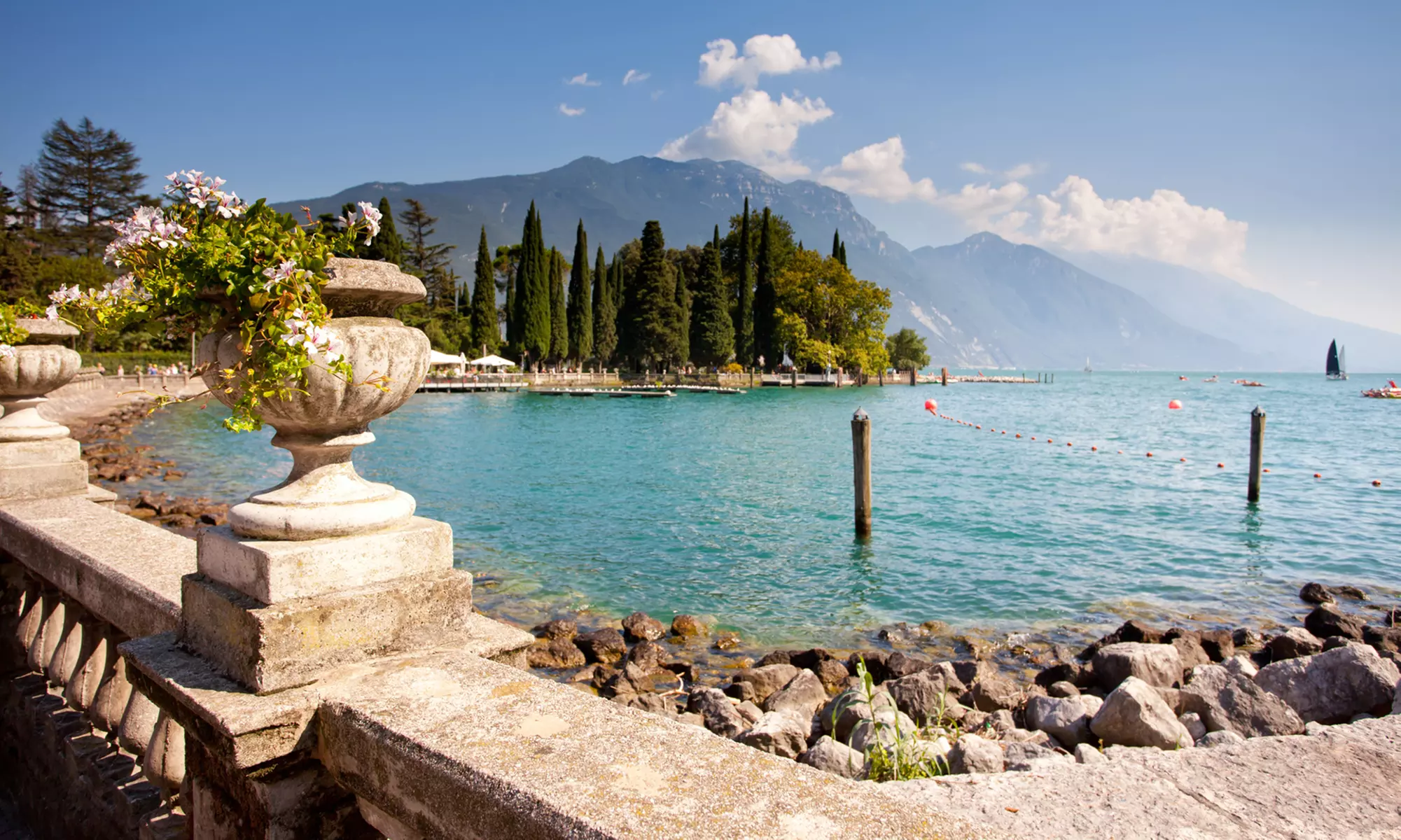 ✈ 8-Day Venice, Lake Garda w/ Milan Vacation with Air