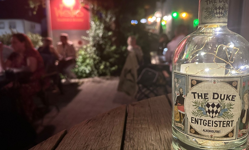 Image 3: 3 Gläser Wein mit We1ns-Hausplatte & Brotkorb für 2 oder 4 Personen