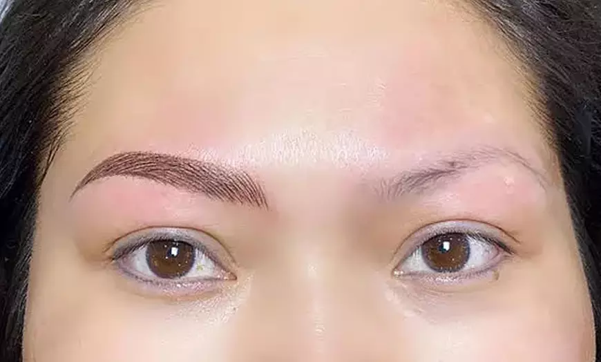 Image 2: Micropigmentación eyeliner con opción a shading cejas-labios y diseño 