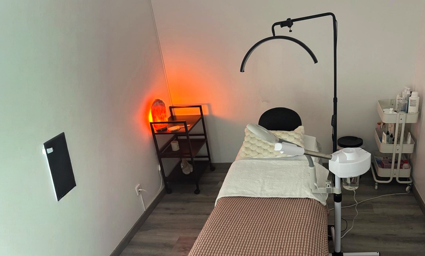 Image 5: Hasta 3 sesiones de maderoterapia facial o corporal y radiofrecuencia