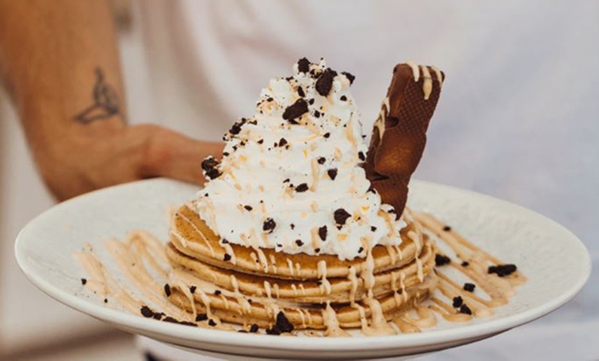 Image 8: Cama balinesa con opción a comida y bebida para 2 personas