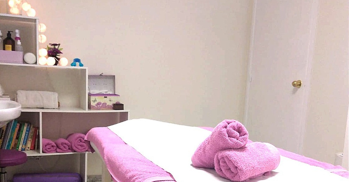 Limpieza de cutis con masaje facial y cervical en Barcelona