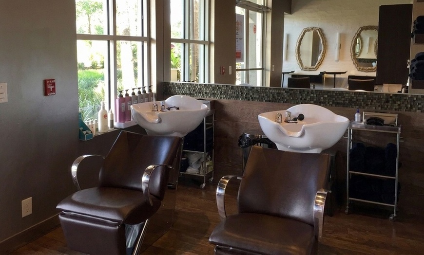 Image 3: Frizz-Free, Smooth Hair: Keratin Treatment & Blow-dry